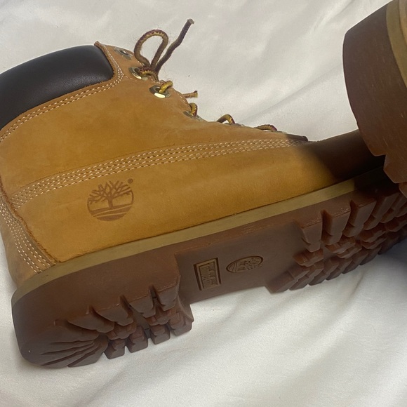 Timberland Kids Tan Leather Boots - Picture 2 of 16